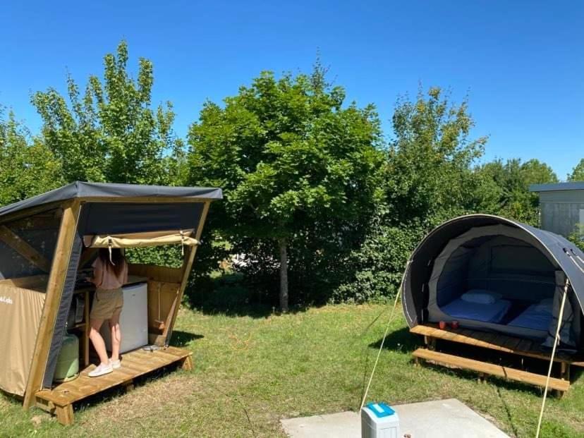 Отель Camping Du Plan D'Eau **** Сен-Ирье-сюр-Шарант Экстерьер фото